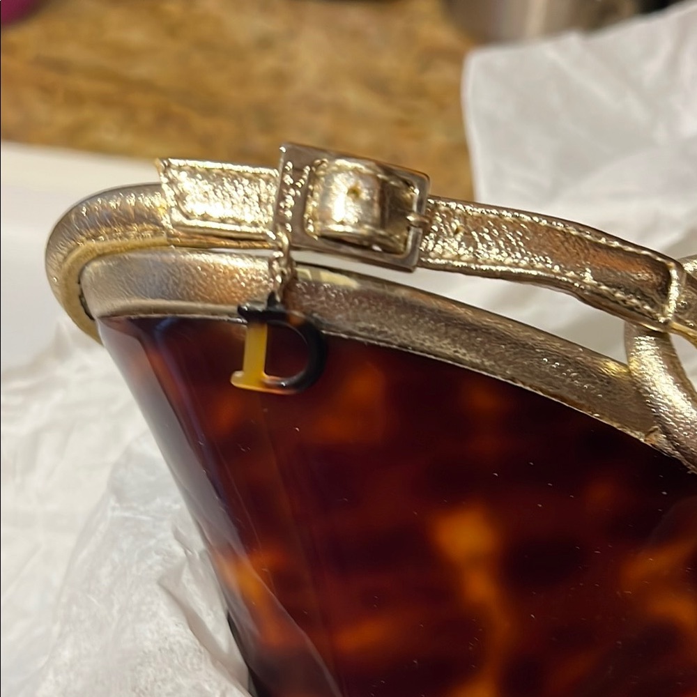 Dior Elegant gold sandal with the original box - Picture 6 of 13